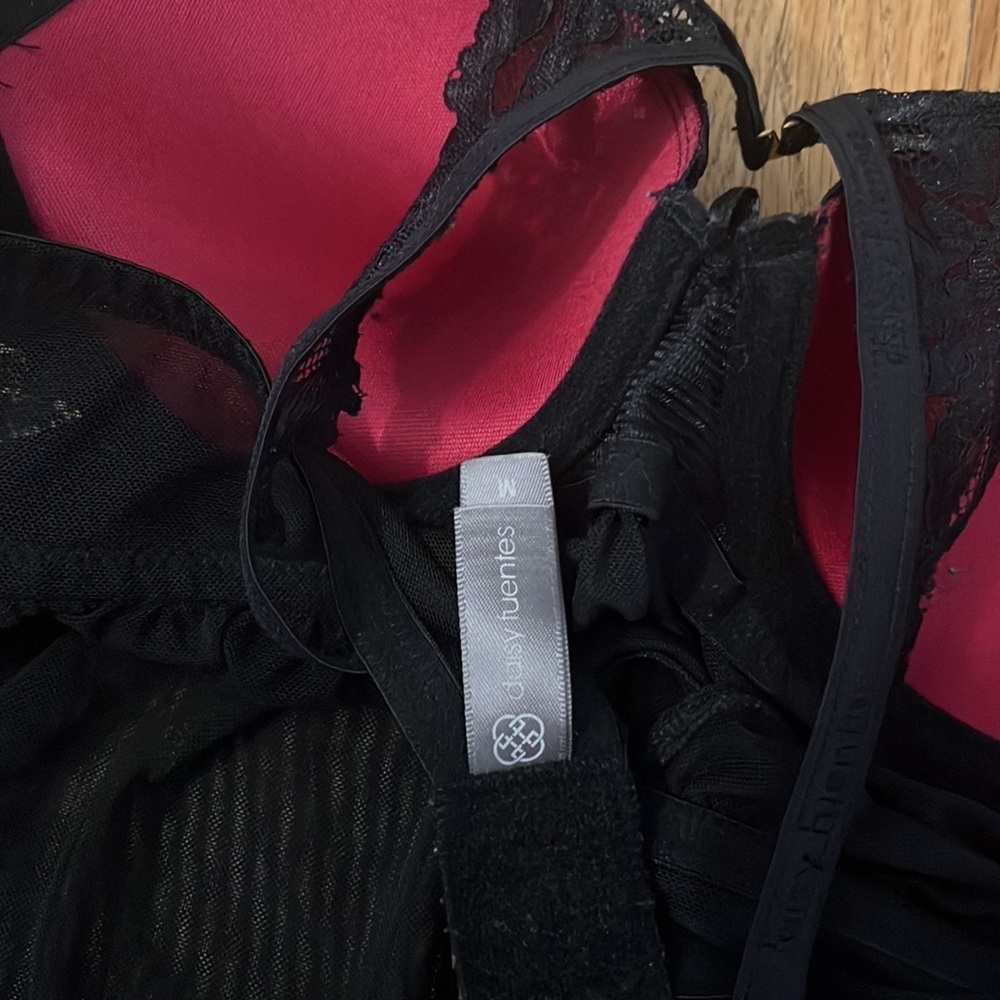Daisy Fuentes Lingerie Top - Picture 5 of 6